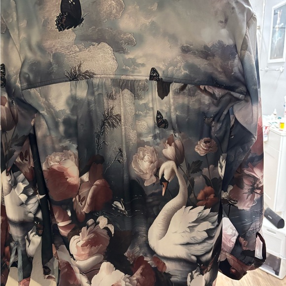 ANTHROPOLOGIE Brielle Button Down Blouse SWAN PRINT Sold Out! - Picture 5 of 5